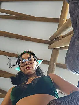 Snapshot of Pretty_roxxyy chatting on 11/08/25, 01:00 Pretty roxxyy online show from 11/08/25, 01:00