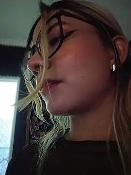 Pretty roxxyy online show from 03/29/26, 11:21