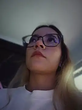 Pretty roxxyy online show from 04/12/26, 11:37