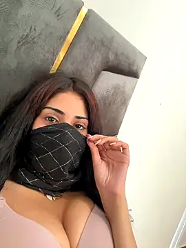 Snapshot of QueenLujaine chatting on 11/02/25, 03:36 QueenLujaine online show from 11/02/25, 03:36