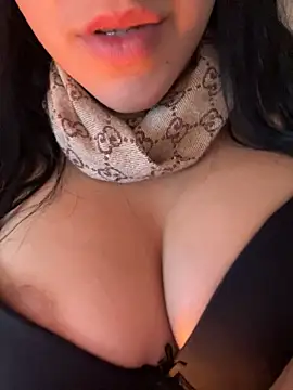 Snapshot of QueenLujaine chatting on 02/15/26, 02:36 QueenLujaine online show from 02/15/26, 02:36