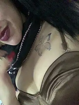 Snapshot of QueenLujaine chatting on 08/03/26, 11:30 QueenLujaine online show from 08/03/26, 11:30