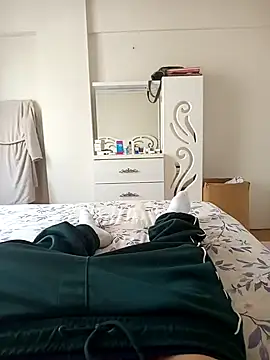 leona633 online show from 12/02/25, 09:47