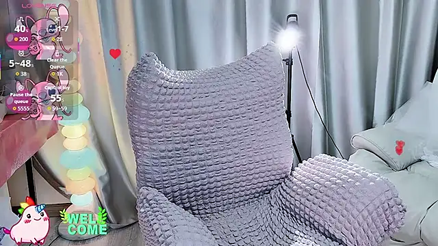 Snapshot of Meng-MM chatting on 10/22/25, 02:01 Meng-MM online show from 10/22/25, 02:01