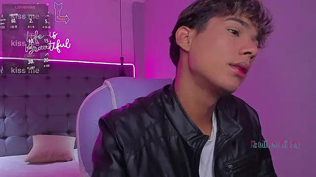 OliverTwinky online show from 02/02/26, 01:10