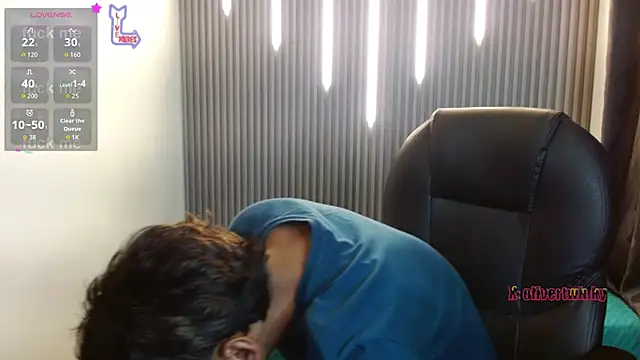 OliverTwinky online show from 02/17/26, 09:21