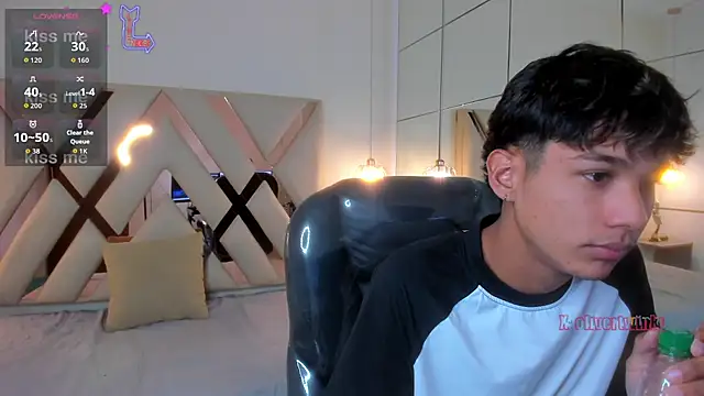 OliverTwinky online show from 02/19/26, 03:08