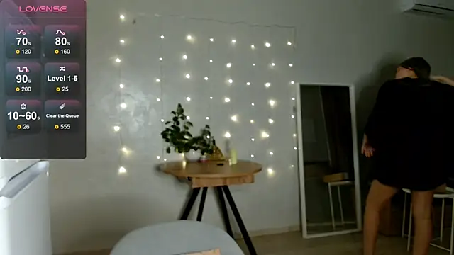 Snapshot of Eva___forever chatting on 11/11/25, 01:05 Eva forever online show from 11/11/25, 01:05