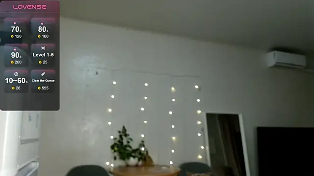 Snapshot of Eva___forever chatting on 11/13/25, 01:15 Eva forever online show from 11/13/25, 01:15