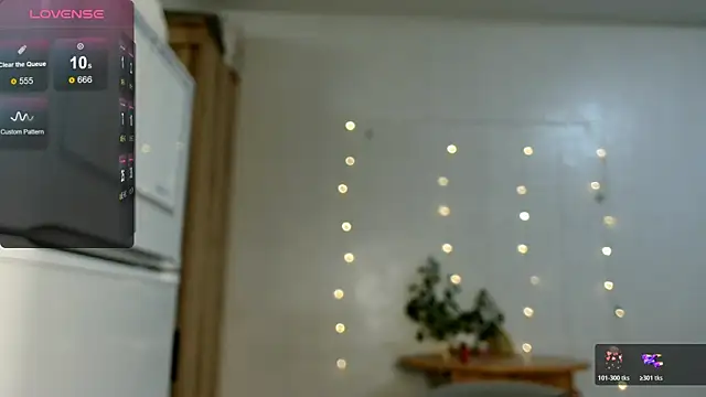 Snapshot of Eva___forever chatting on 11/23/25, 04:23 Eva forever online show from 11/23/25, 04:23