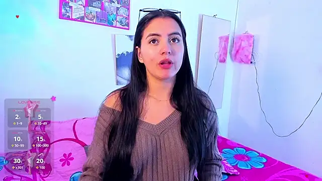 Snapshot of mialeia01 chatting on 10/29/25, 12:29 mialeia01 online show from 10/29/25, 12:29