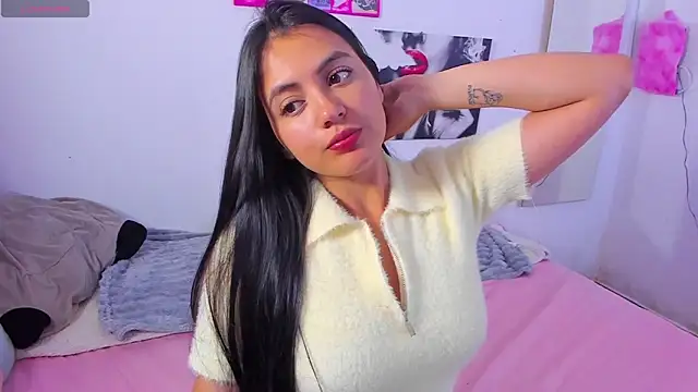 Snapshot of mialeia01 chatting on 11/29/25, 02:53 mialeia01 online show from 11/29/25, 02:53