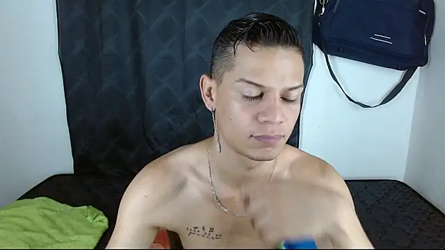 axce1 boy24 online show from 11/20/25, 03:34