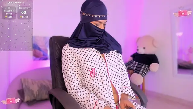 kylie soraya online show from 01/12/26, 04:12