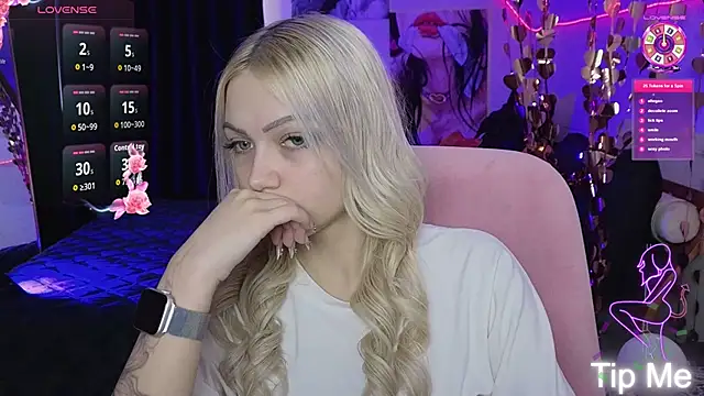 LinaLirian online show from 04/13/26, 08:09