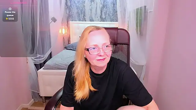 Snapshot of Karen_Villis chatting on 08/03/26, 11:48 Karen Villis online show from 08/03/26, 11:48