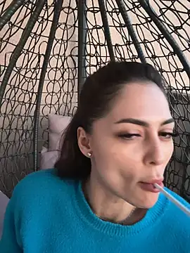 ChloeDevine online show from 04/16/26, 05:14