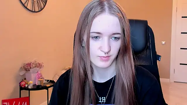KateKayer online show from 11/08/25, 10:48