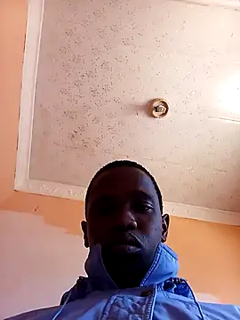 Snapshot of Thenaughtyboy360 chatting on 11/25/25, 12:05 Thenaughtyboy360 online show from 11/25/25, 12:05