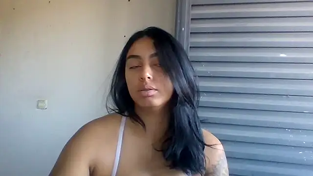 Snapshot of querida777 chatting on 09/17/25, 01:46 querida777 online show from 09/17/25, 01:46