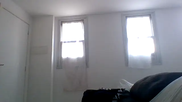 Snapshot of querida777 chatting on 11/25/25, 05:02 querida777 online show from 11/25/25, 05:02