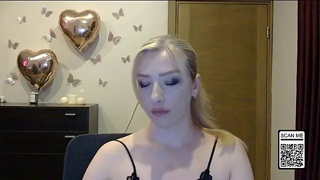 Snapshot of Wild_Silk_Desire chatting on 06/14/26, 03:36 Wild Silk Desire online show from 06/14/26, 03:36