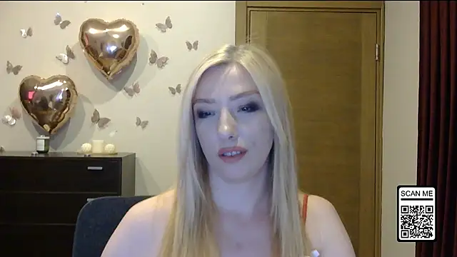 Snapshot of Wild_Silk_Desire chatting on 06/15/26, 03:58 Wild Silk Desire online show from 06/15/26, 03:58