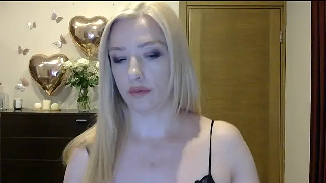 Snapshot of Wild_Silk_Desire chatting on 07/04/26, 04:35 Wild Silk Desire online show from 07/04/26, 04:35