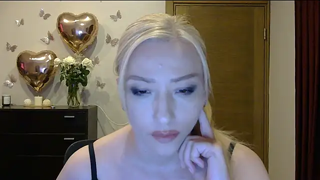 Snapshot of Wild_Silk_Desire chatting on 07/05/26, 04:25 Wild Silk Desire online show from 07/05/26, 04:25