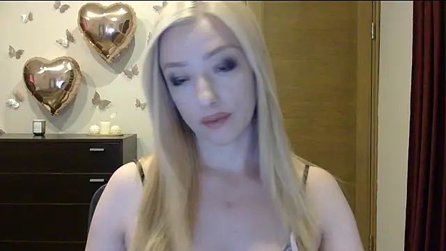 Snapshot of Wild_Silk_Desire chatting on 07/11/26, 04:43 Wild Silk Desire online show from 07/11/26, 04:43