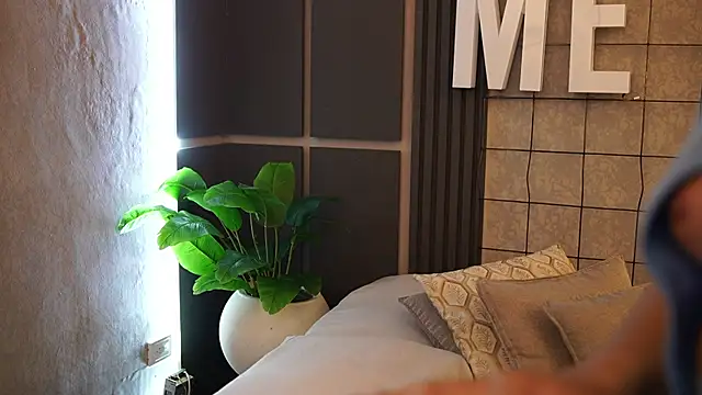 Susan wall online show from 10/18/25, 12:50