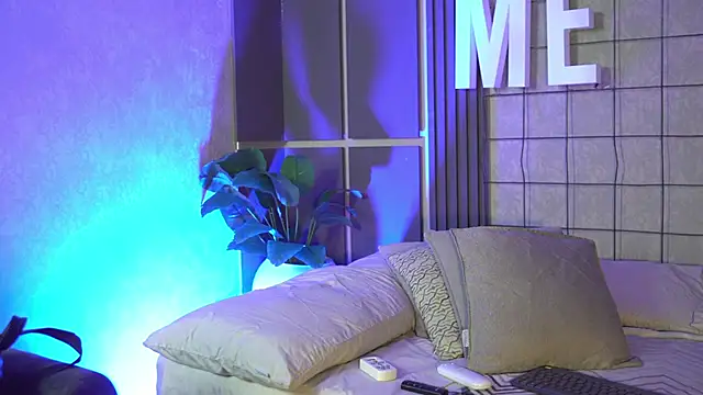 Susan wall online show from 03/11/26, 01:39