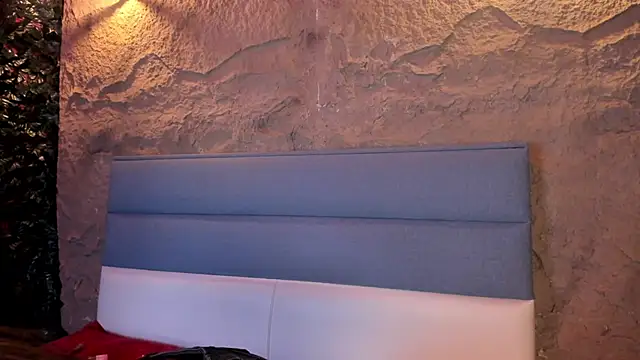 Victoriaa2 Doll online show from 03/10/26, 12:21