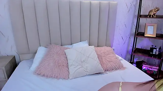 Snapshot of LilithHarperr_ chatting on 11/08/25, 05:40 LilithHarperr online show from 11/08/25, 05:40