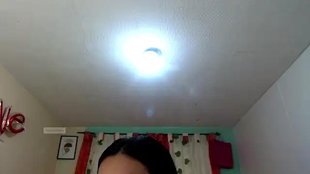 Snapshot of vale_miel chatting on 09/22/25, 03:25 vale miel online show from 09/22/25, 03:25