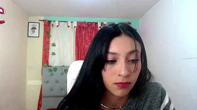 Snapshot of vale_miel chatting on 10/08/25, 08:06 vale miel online show from 10/08/25, 08:06