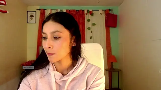 Snapshot of vale_miel chatting on 10/31/25, 12:44 vale miel online show from 10/31/25, 12:44