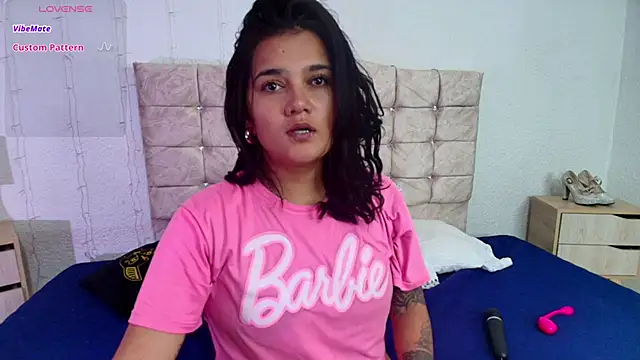 mia traveluxe online show from 12/02/25, 04:29