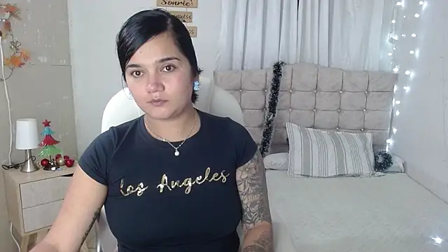 mia traveluxe online show from 01/11/26, 03:55