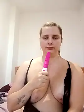 JessicaItalia online show from 10/07/25, 09:17