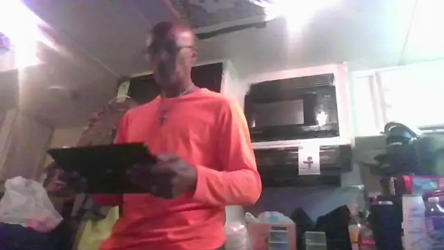 Snapshot of badboy2u2025 chatting on 11/13/25, 12:20 badboy2u2025 online show from 11/13/25, 12:20