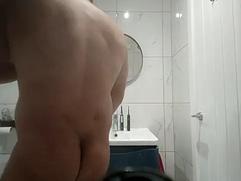 CloudyMuscleBeefy online show from 10/10/25, 06:18