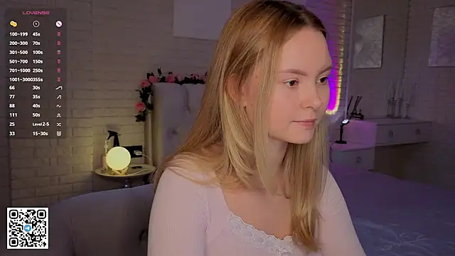 Snapshot of FlowersLover chatting on 09/13/25, 12:16 FlowersLover online show from 09/13/25, 12:16