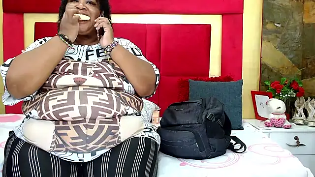 Snapshot of Exoticbigmandy chatting on 06/24/26, 01:54 Exoticbigmandy online show from 06/24/26, 01:54