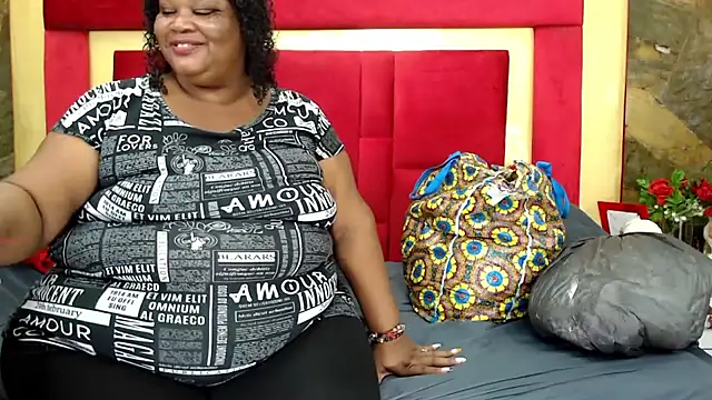 Snapshot of Exoticbigmandy chatting on 06/28/26, 02:01 Exoticbigmandy online show from 06/28/26, 02:01