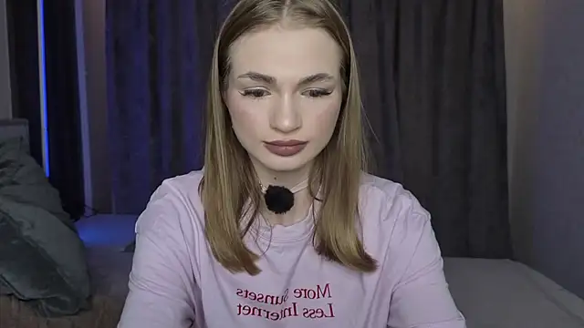 Snapshot of Pussyya777 chatting on 11/12/25, 12:27 Pussyya777 online show from 11/12/25, 12:27