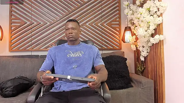 Snapshot of MarcusBlack_ chatting on 01/18/26, 01:04 MarcusBlack online show from 01/18/26, 01:04