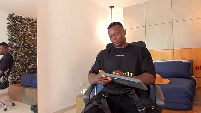 Snapshot of MarcusBlack_ chatting on 07/28/26, 12:12 MarcusBlack online show from 07/28/26, 12:12