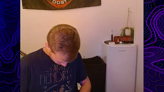 Snapshot of lustylyndon chatting on 09/12/25, 04:45 lustylyndon online show from 09/12/25, 04:45