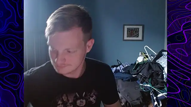 Snapshot of lustylyndon chatting on 11/18/25, 04:00 lustylyndon online show from 11/18/25, 04:00